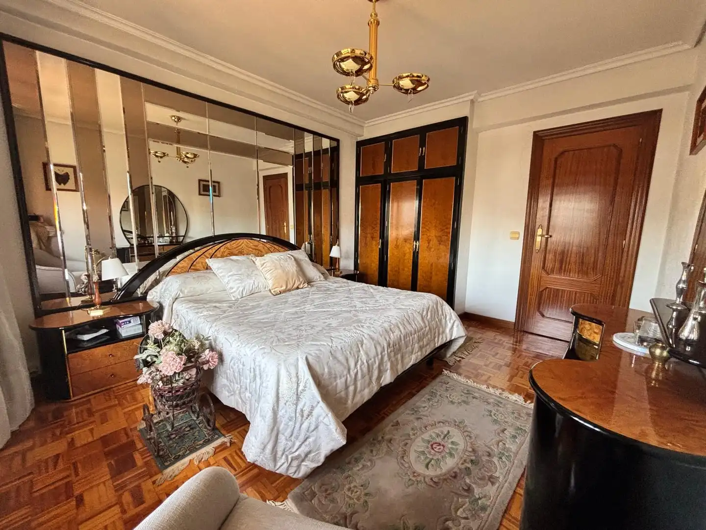 Piso en venta en Calle Calzadas, 43, Villa Pilar Habitación de Piso en venta en Burgos con Calefacción, Parquet y Terraza