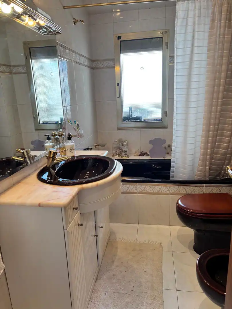Piso en venta en Calle Calzadas, 43, Villa Pilar Baño de Piso en venta en Burgos con Calefacción, Parquet y Terraza