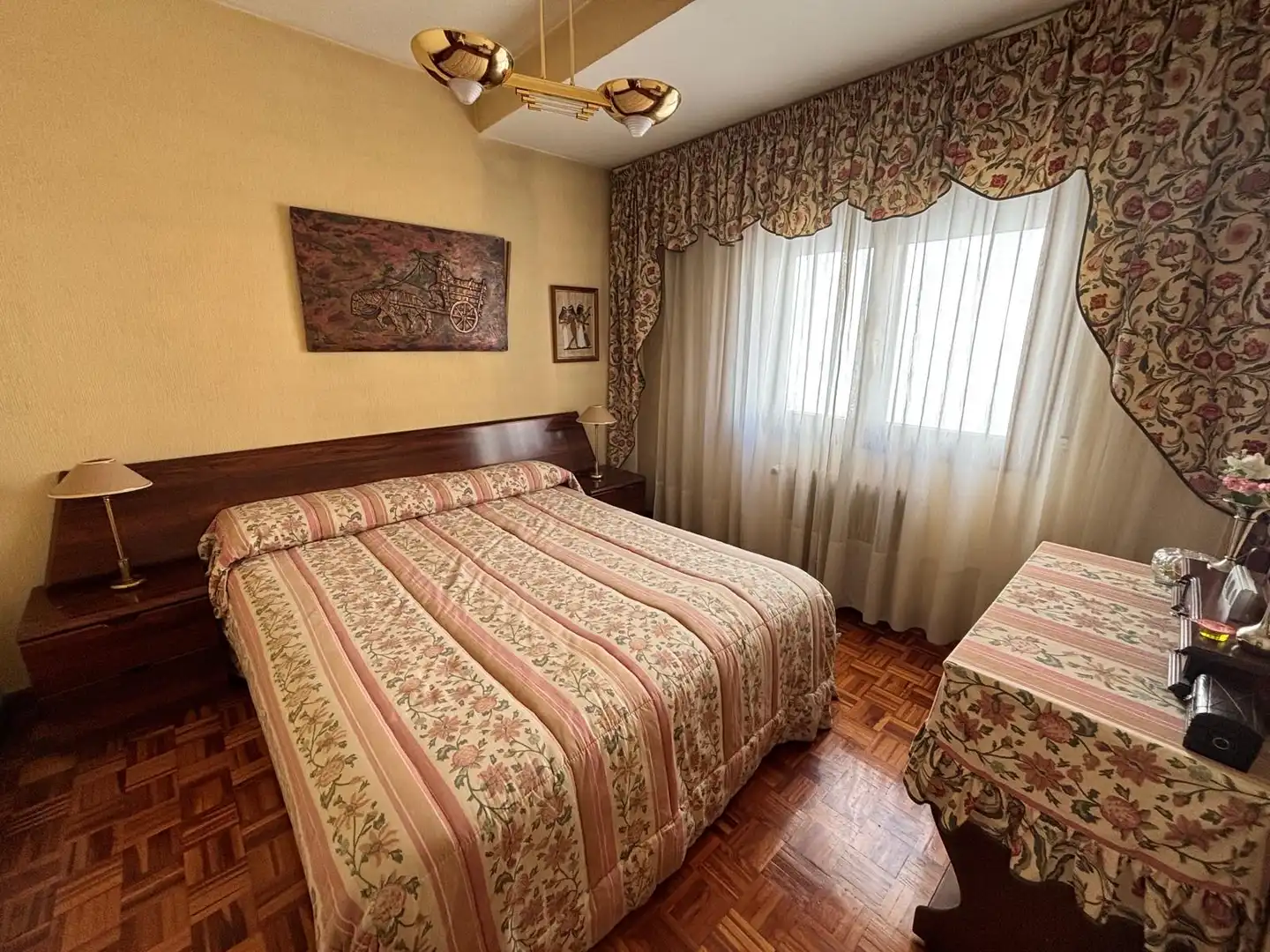 Piso en venta en Calle Calzadas, 43, Villa Pilar Habitación de Piso en venta en Burgos con Calefacción, Parquet y Terraza