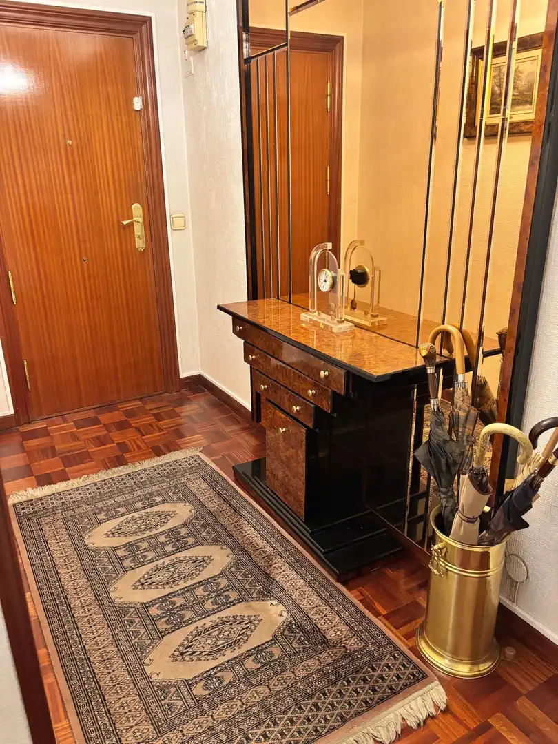 Piso en venta en Calle Calzadas, 43, Villa Pilar Piso en venta en Burgos con Calefacción, Parquet y Terraza
