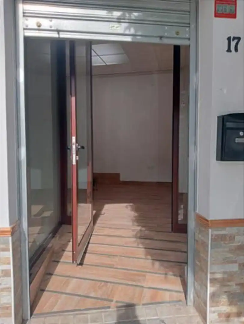 Local de lloguer en Umbrete amb Aire condicionat