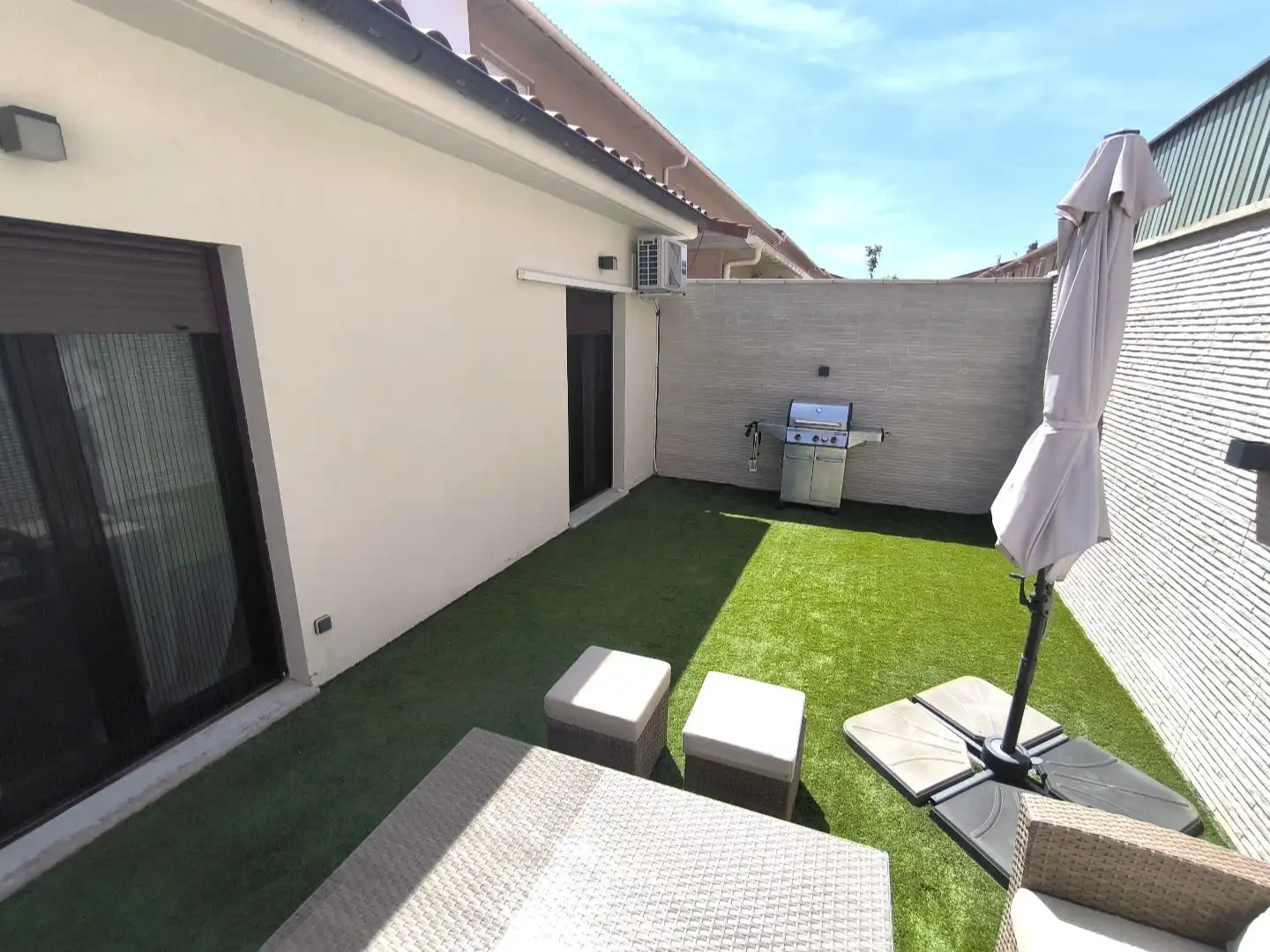 Casa adosada en venta en Calle Asturias, 6, Cintruénigo Terraza de Casa adosada en venta en Cintruénigo con Aire acondicionado, Calefacción y Jardín privado