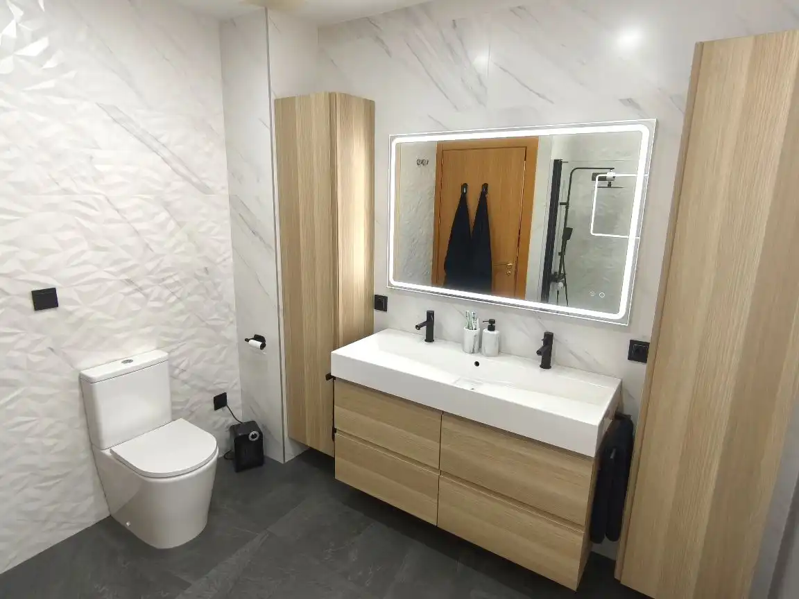Casa adosada en venta en Calle Asturias, 6, Cintruénigo Baño de Casa adosada en venta en Cintruénigo con Aire acondicionado, Calefacción y Jardín privado