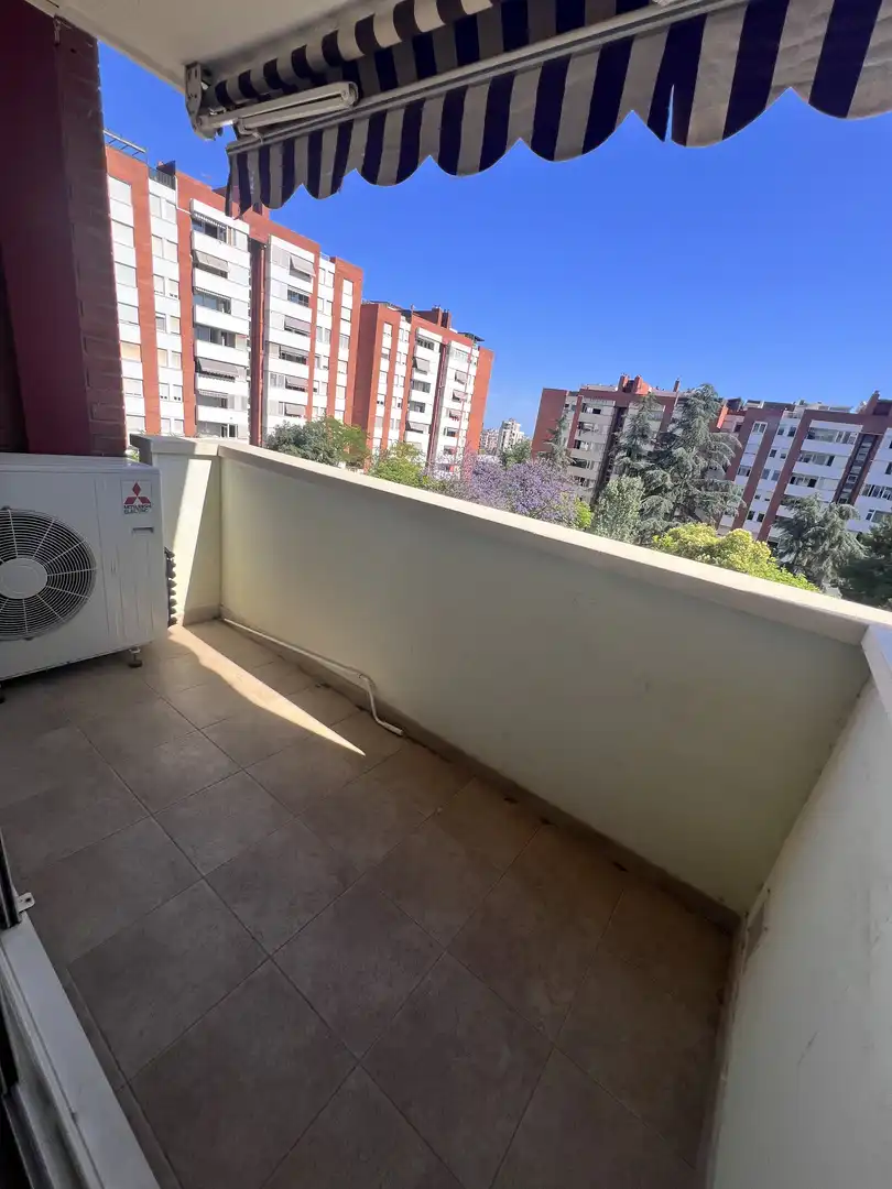 Flat for sale in Carrer D'en Josep Tarradellas, 3, Sant Joan - TV3 Balcony of Flat for sale in Sant Joan Despí with Air Conditioner and Balcony