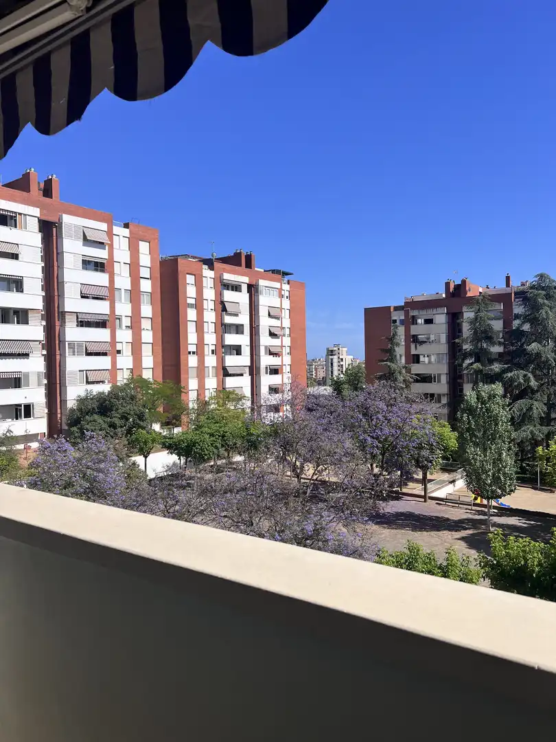 Flat for sale in Carrer D'en Josep Tarradellas, 3, Sant Joan - TV3 Exterior view of Flat for sale in Sant Joan Despí with Air Conditioner and Balcony