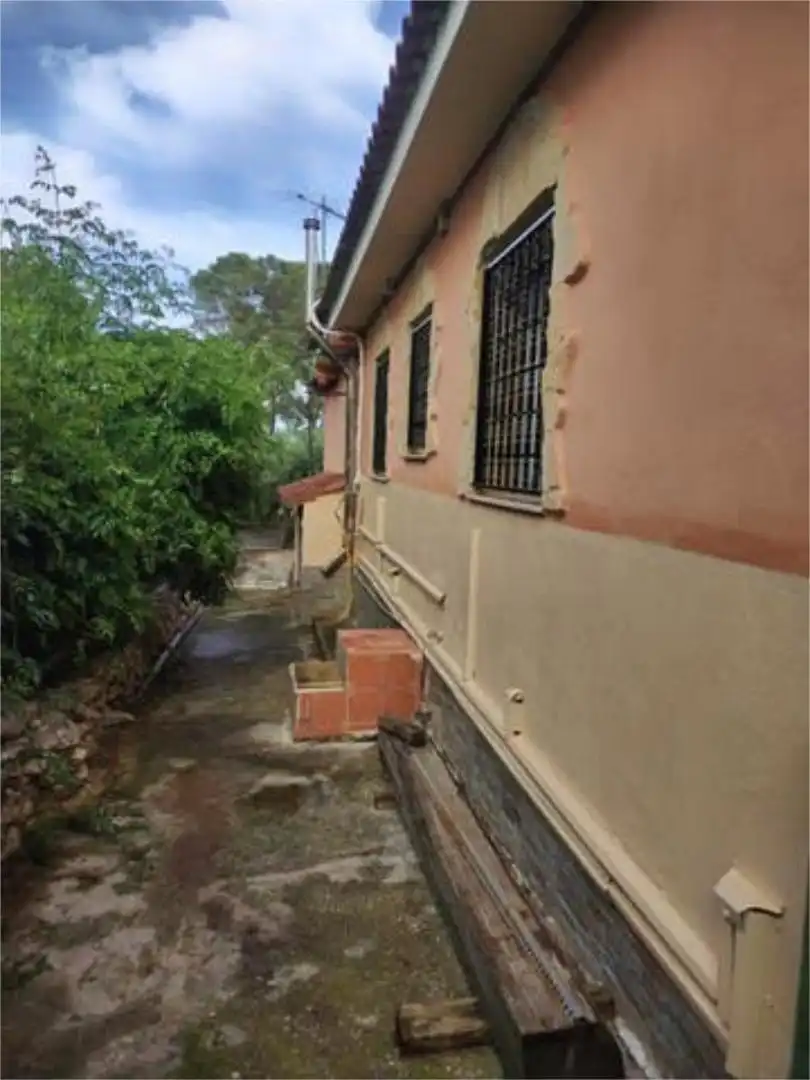 Vista exterior de Casa adosada en venda en Alberic amb Calefacció, Jardí privat i Terrassa