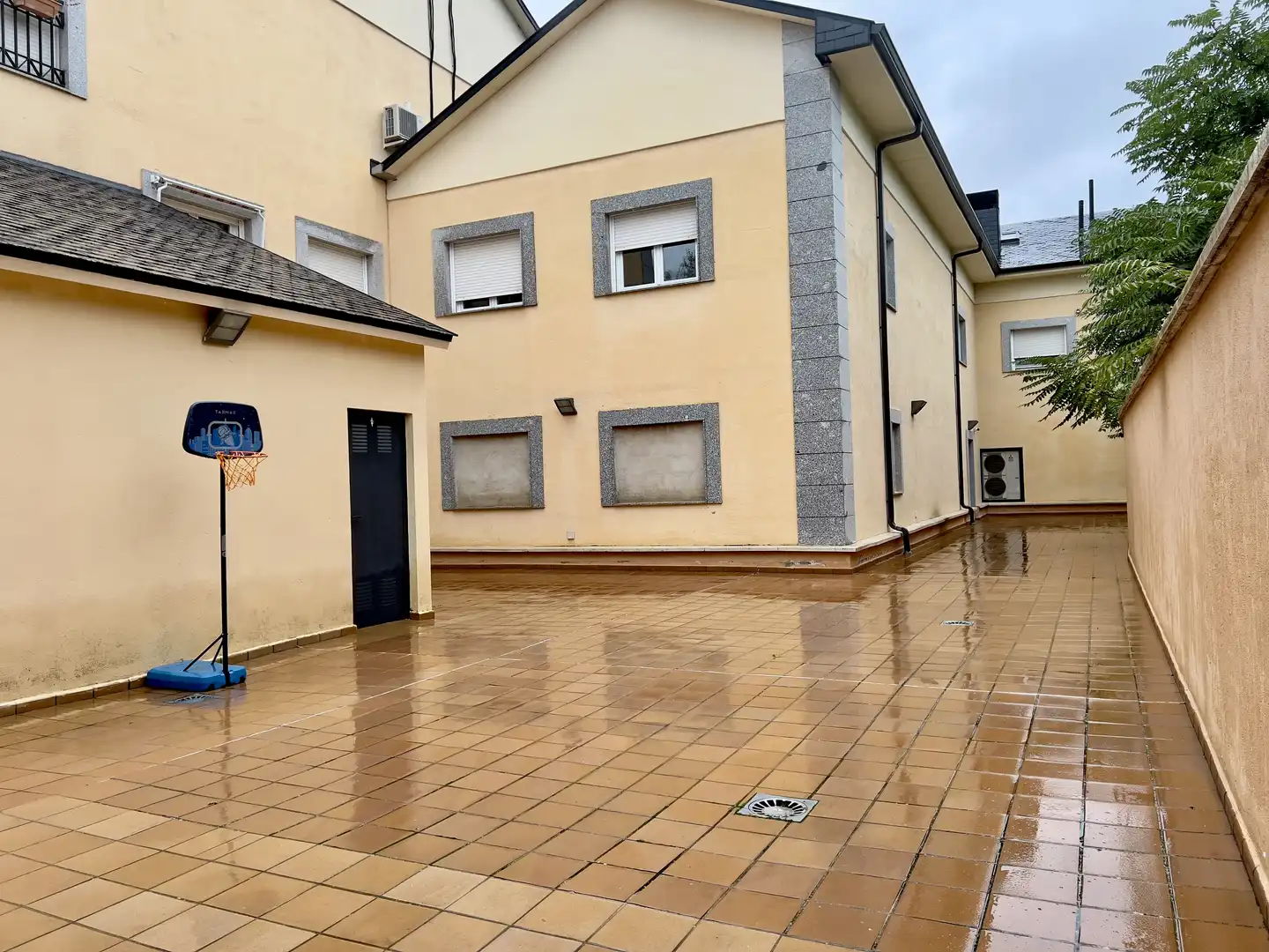 Pis en venda a Calle Espinarejo, 1, Villalba Pueblo Vista exterior de Pis en venda en Collado Villalba amb Calefacció, Terrassa i Piscina