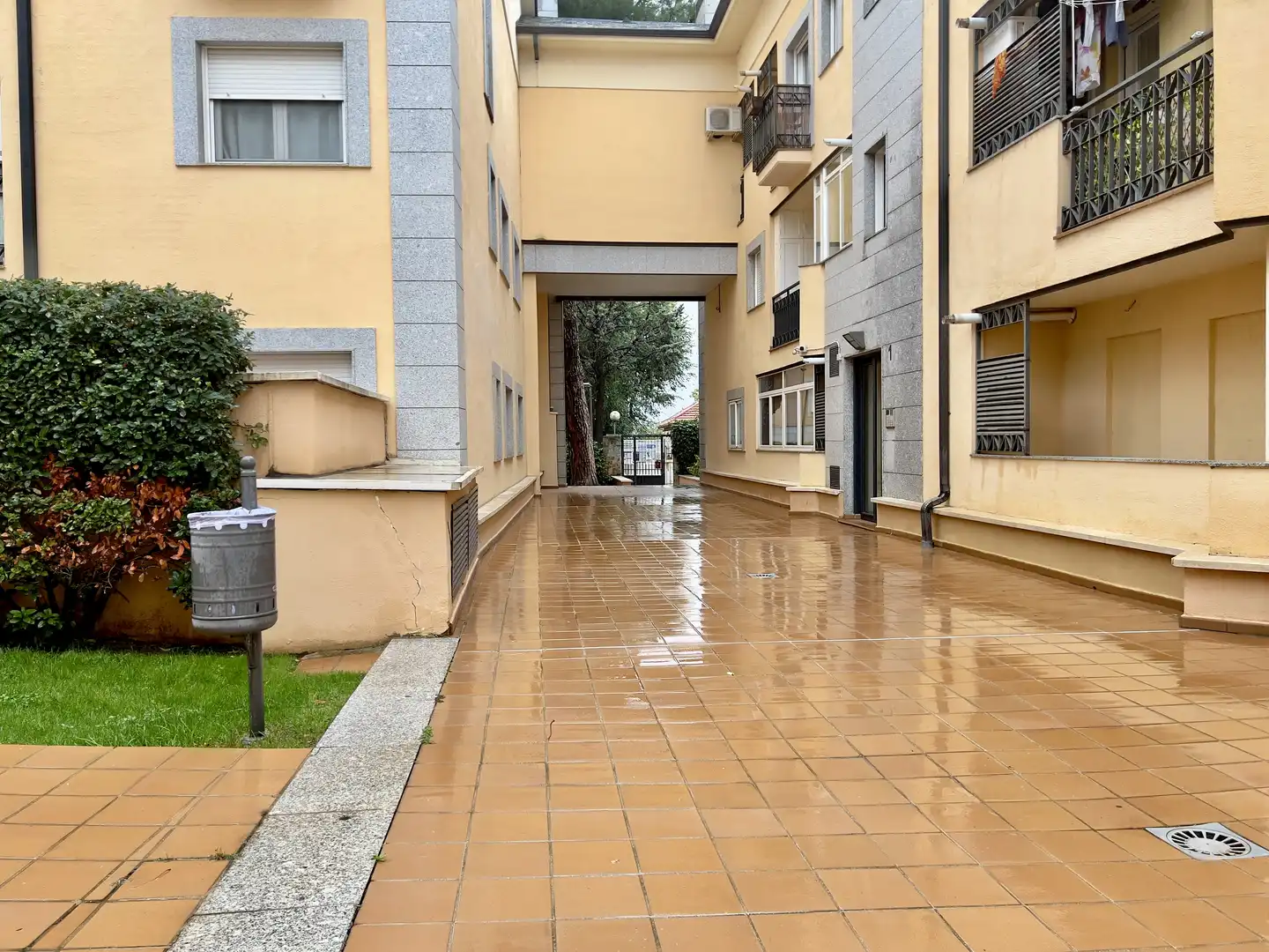 Wohnung zum Verkauf in Calle Espinarejo, 1, Villalba Pueblo Außenansicht von Wohnung zum Verkauf in Collado Villalba mit Heizung, Terrasse und Schwimmbad