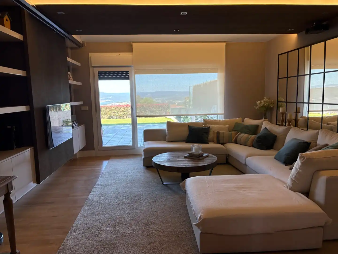 Casa adosada en venta en DP-5812, 62, Sada (A Coruña) Sala de estar de Casa adosada en venta en Sada (A Coruña) con Calefacción, Jardín privado y Parquet