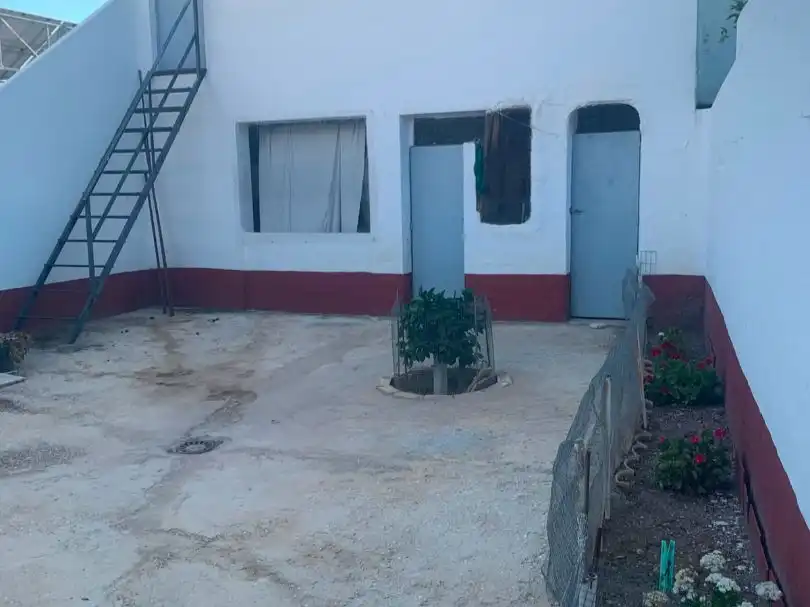 Casa adosada en venda a Calle Virgen de las Virtudes, 8, La Puebla de Cazalla Vista exterior de Casa adosada en venda en La Puebla de Cazalla amb Aire condicionat i Terrassa