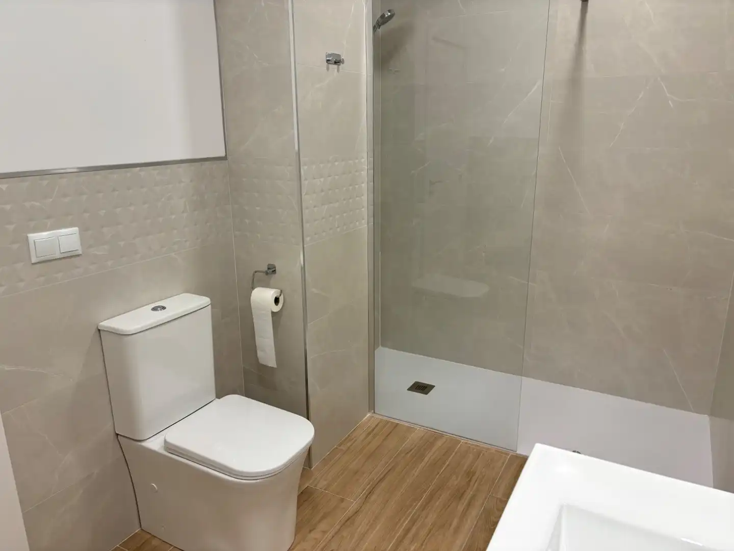 Flat for rent in Carrer de Ramón i Cajal, 1, Alaquàs Bathroom of Flat for rent in Alaquàs with Air Conditioner and Heating