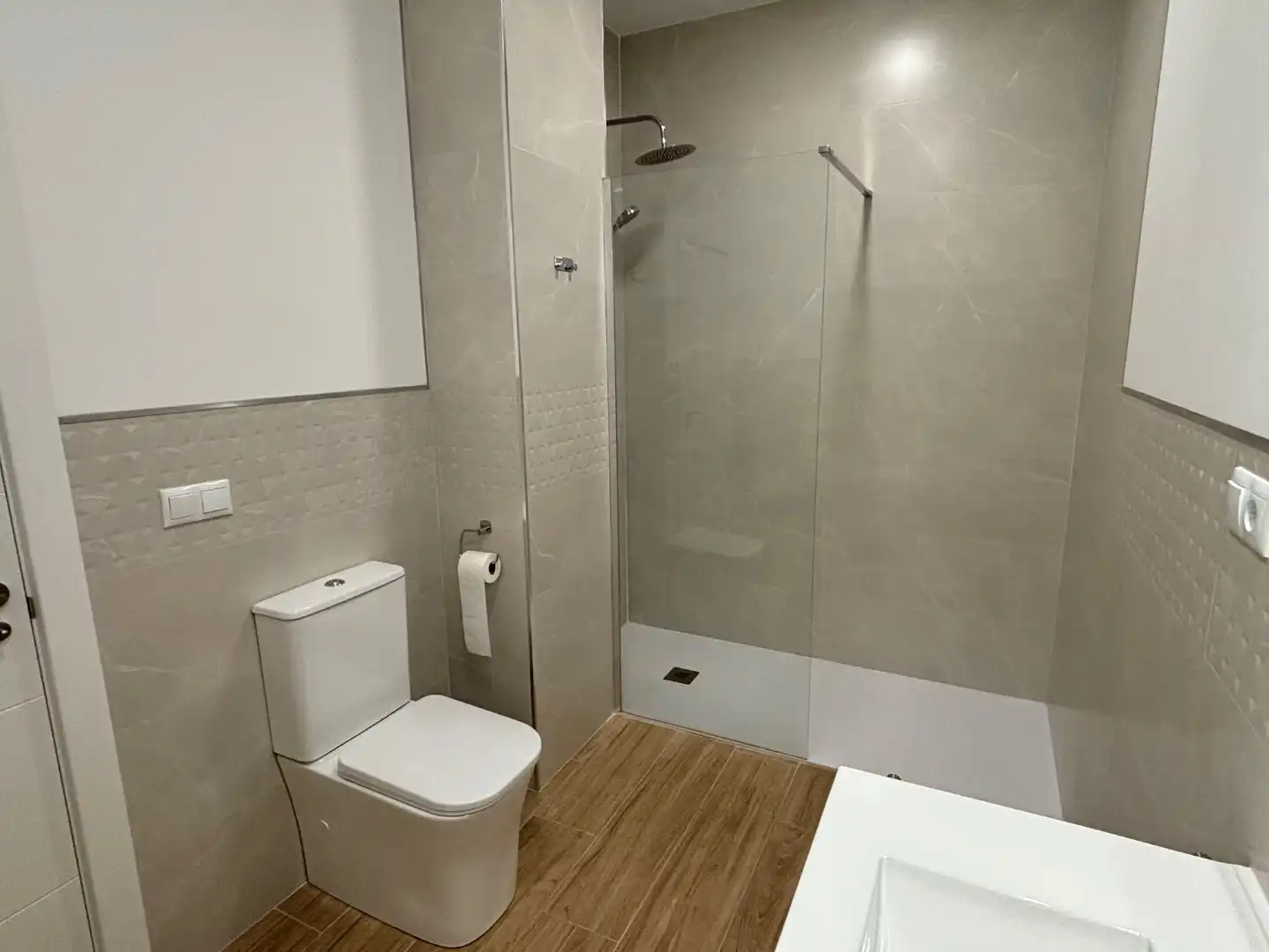 Flat for rent in Carrer de Ramón i Cajal, 1, Alaquàs Bathroom of Flat for rent in Alaquàs with Air Conditioner and Heating