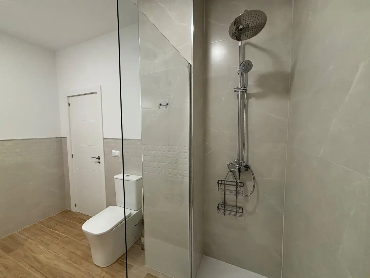 Flat for rent in Carrer de Ramón i Cajal, 1, Alaquàs Bathroom of Flat for rent in Alaquàs with Air Conditioner and Heating