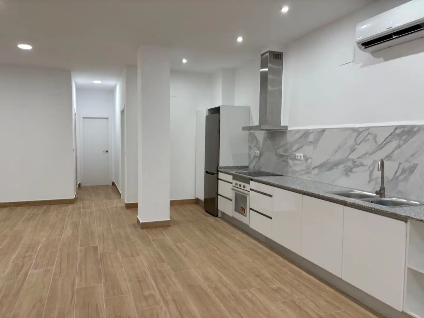 Flat for rent in Carrer de Ramón i Cajal, 1, Alaquàs Kitchen of Flat for rent in Alaquàs with Air Conditioner and Heating