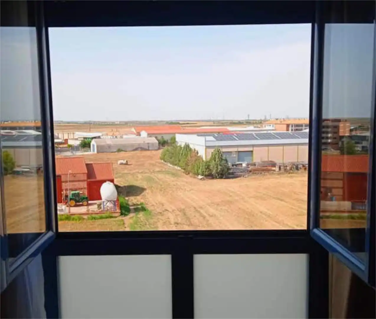 Vista exterior de Piso en venta en Ocaña con Piscina