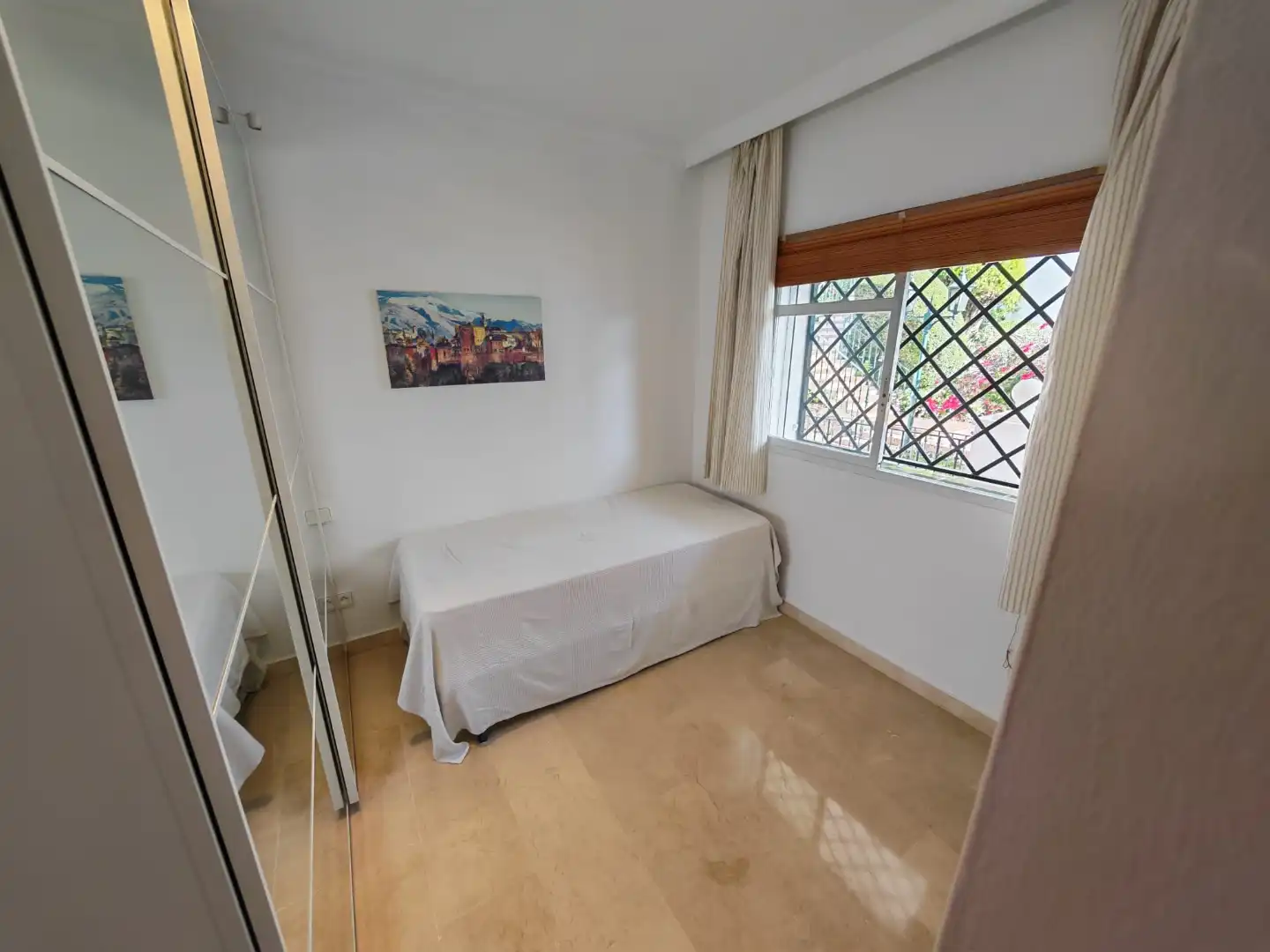 Piso en venta en Urbanizacion Nva Andalucia Aloha, 26, Aloha Habitación de Piso en venta en Marbella con Aire acondicionado, Terraza y Piscina