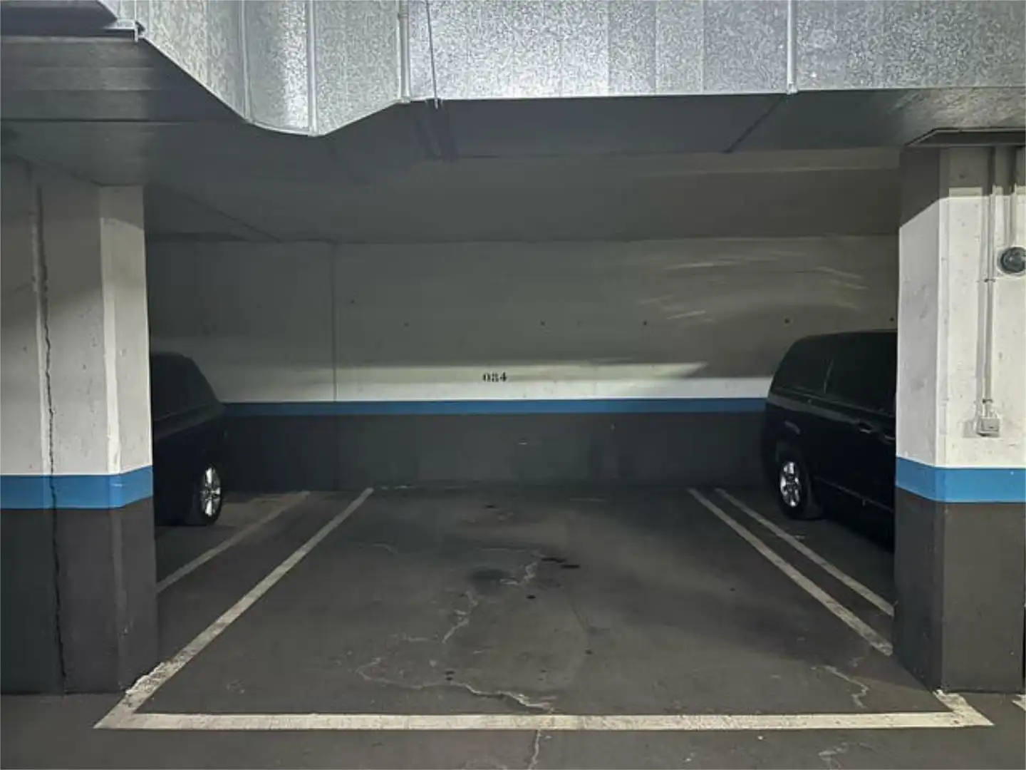 Parking of Garage for rent in Pinto