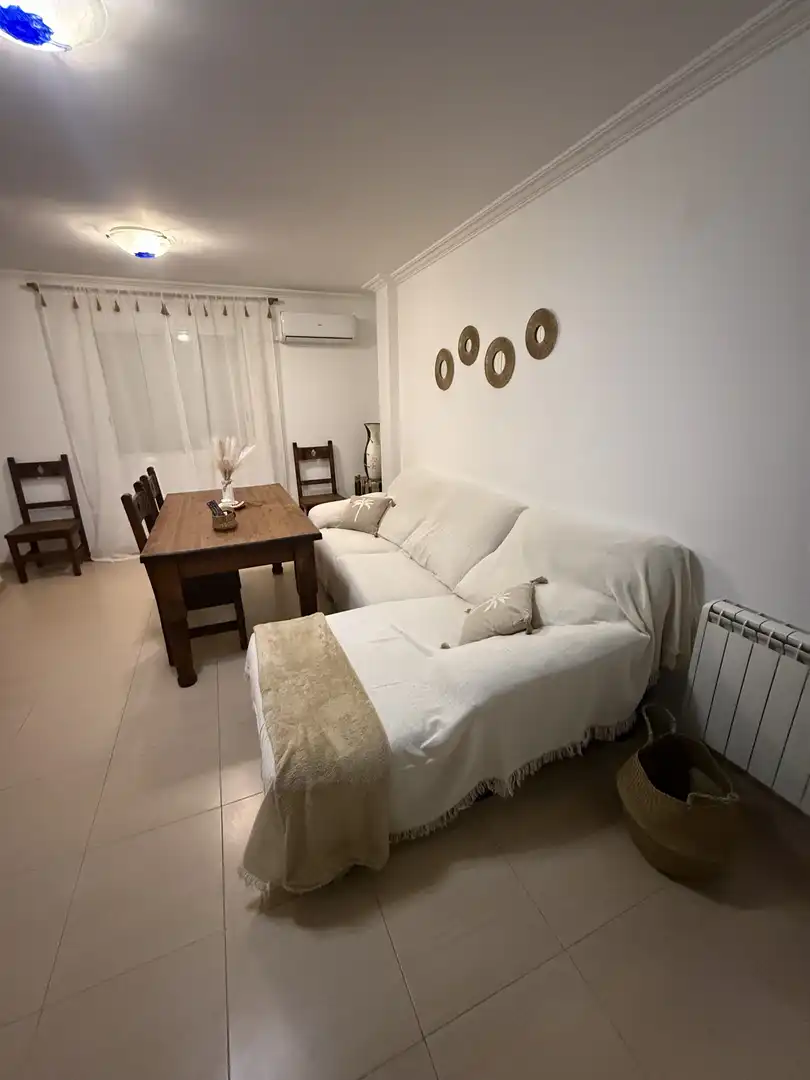 Pis en venda a Calle Emperador Carlos, 91, Úbeda Sala d'estar de Pis en venda en Úbeda amb Aire condicionat i Terrassa