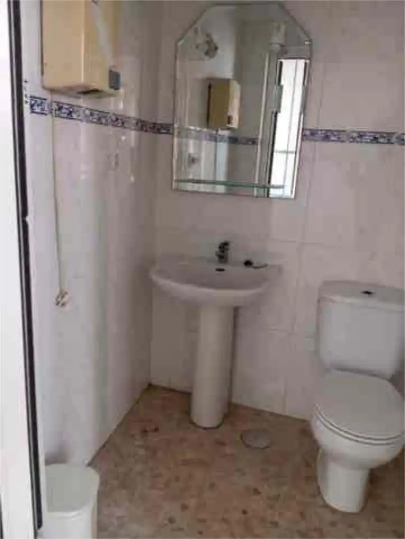 Bathroom of Commercial properties for rent in Morón de la Frontera
