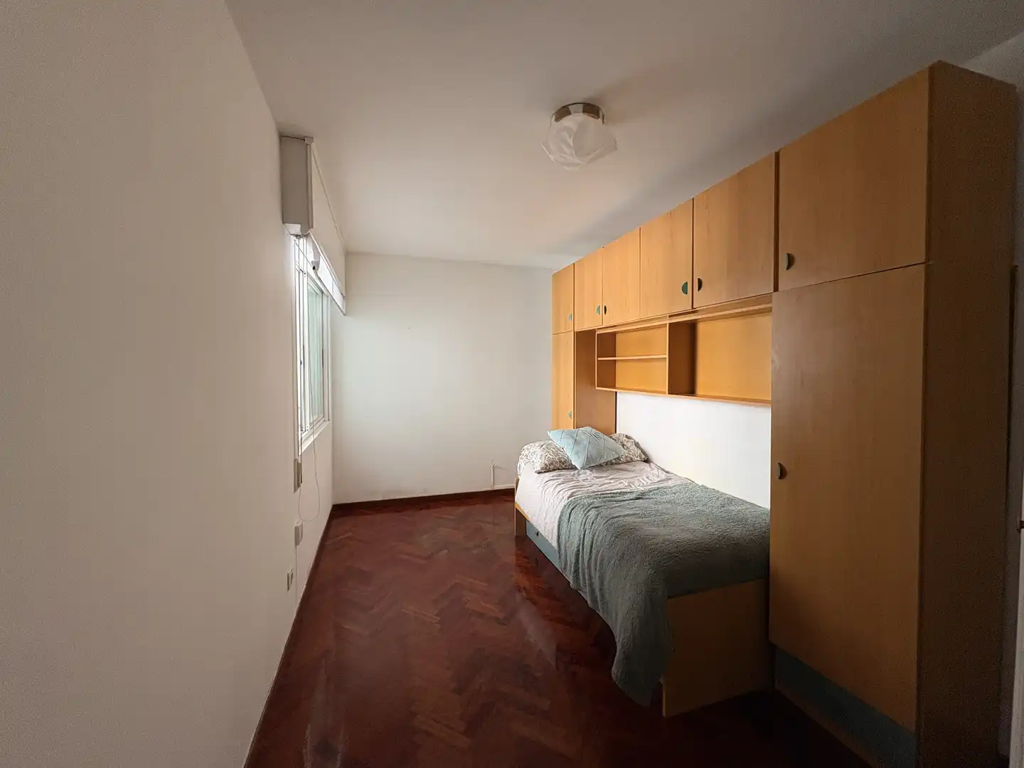 Habitació a Rúa Cerca, Los Castros - Castrillón Dormitori de Pis per a compartir en A Coruña Capital