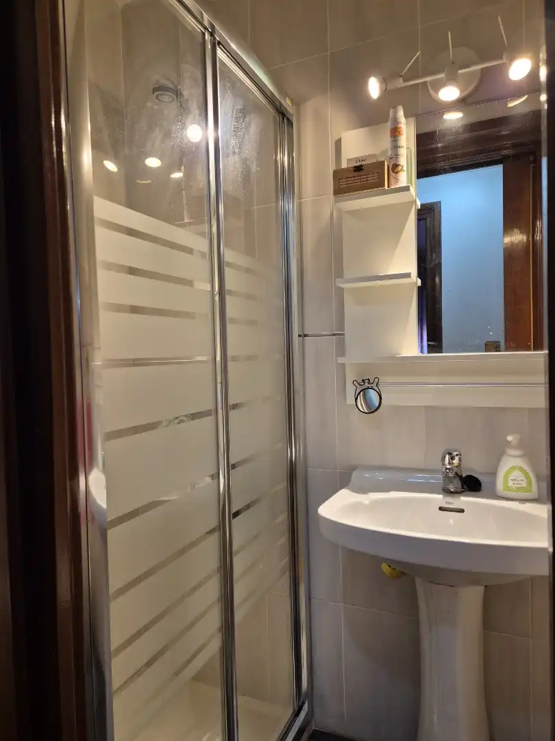 Baño de Piso en venta en  Madrid Capital con Aire acondicionado, Terraza y Balcón
