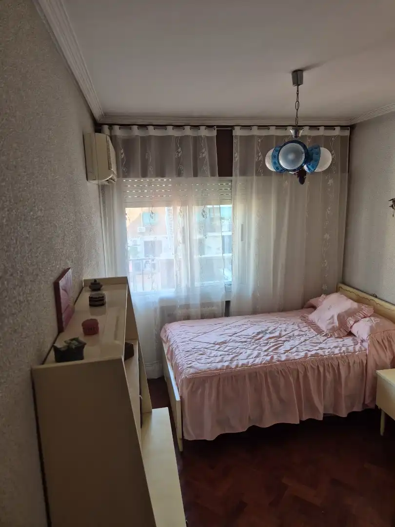 Habitación de Piso en venta en  Madrid Capital con Aire acondicionado, Terraza y Balcón