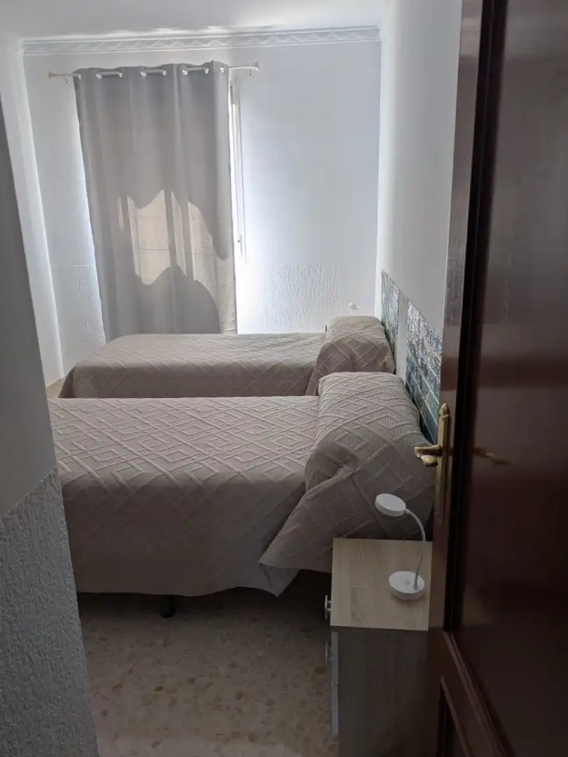 Piso en venta en Avenida José Antonio Gallego, 2, El Cuervo de Sevilla Habitación de Piso en venta en El Cuervo de Sevilla con Aire acondicionado, Trastero y Amueblado