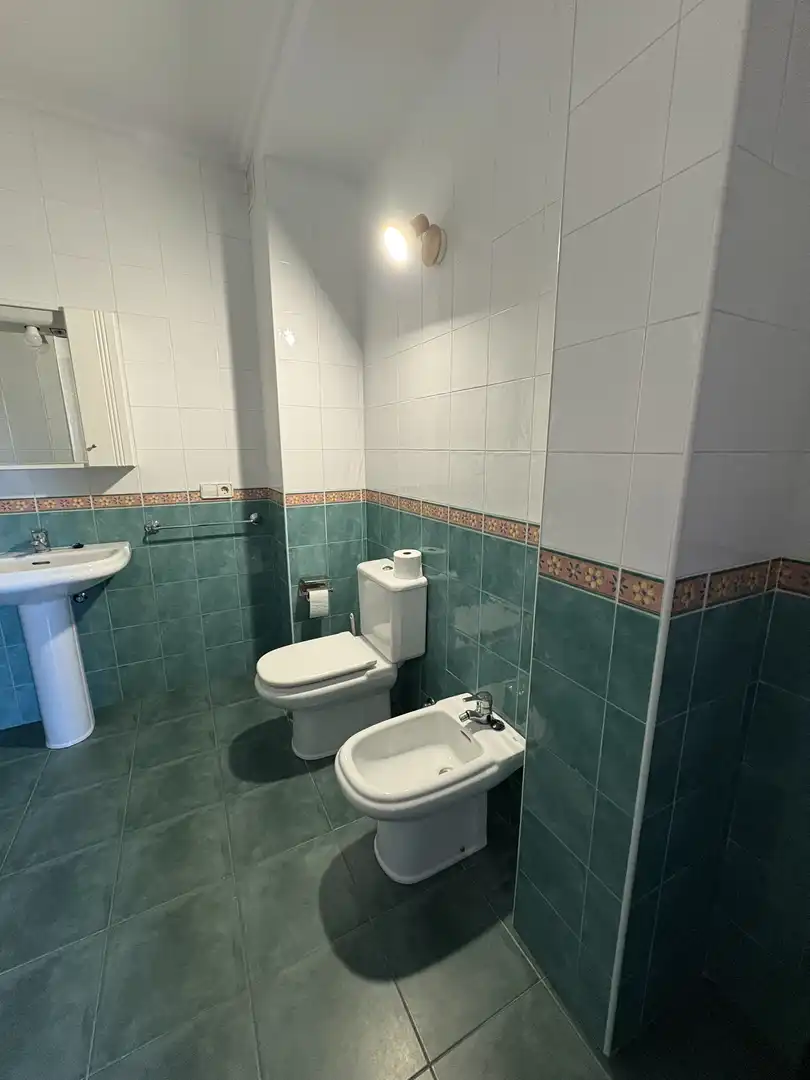 Piso de alquiler en Estrada Pola Vía, 38, San Pedro da Ramallosa Baño de Piso de alquiler en Nigrán con Calefacción, Parquet y Trastero