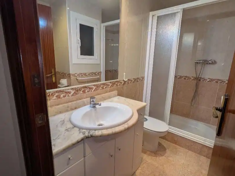 Piso en venta en Carrer D'arizala, 1, Sants-Badal Baño de Piso en venta en Barcelona Capital con Balcón