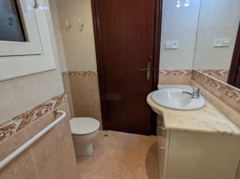 Piso en venta en Carrer D'arizala, 1, Sants-Badal Baño de Piso en venta en Barcelona Capital con Balcón