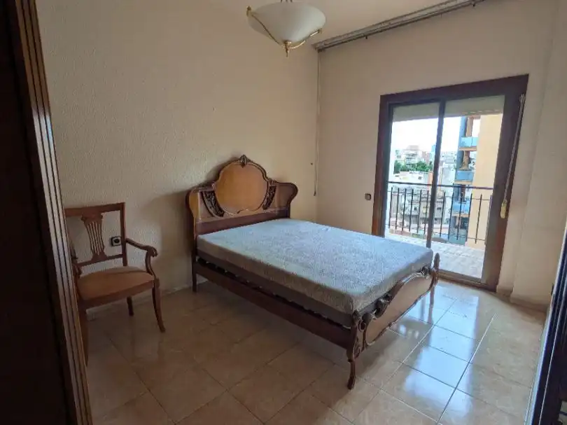 Piso en venta en Carrer D'arizala, 1, Sants-Badal Habitación de Piso en venta en Barcelona Capital con Balcón