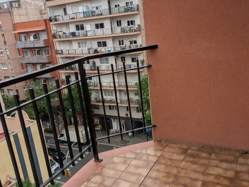 Piso en venta en Carrer D'arizala, 1, Sants-Badal Terraza de Piso en venta en Barcelona Capital con Balcón