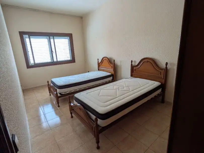Piso en venta en Carrer D'arizala, 1, Sants-Badal Habitación de Piso en venta en Barcelona Capital con Balcón