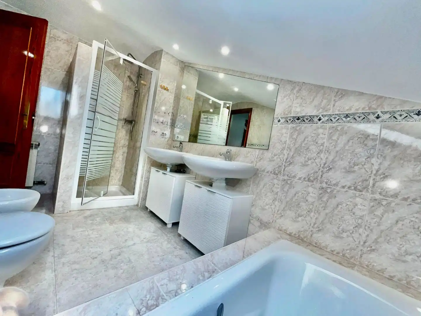 Bathroom of Flat for rent in Alcañiz  with Air Conditioner, Terrace and Balcony