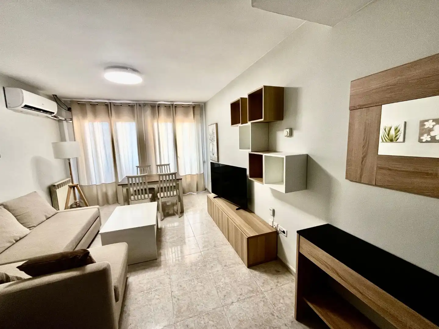 Living room of Flat for rent in Alcañiz  with Air Conditioner, Terrace and Balcony