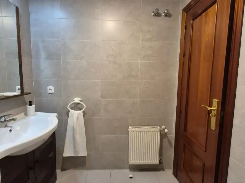 Wohnung zum Verkauf in Calle Toso Muñiz, 5, Versalles Badezimmer von Wohnung zum Verkauf in Avilés
