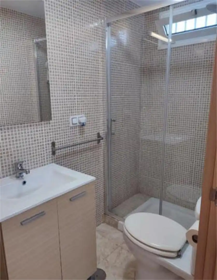 Flat for rent in Caballero Bonald - San José Obrero - Guadalcacín Bathroom of Flat for rent in Jerez de la Frontera with Heating and Furnished