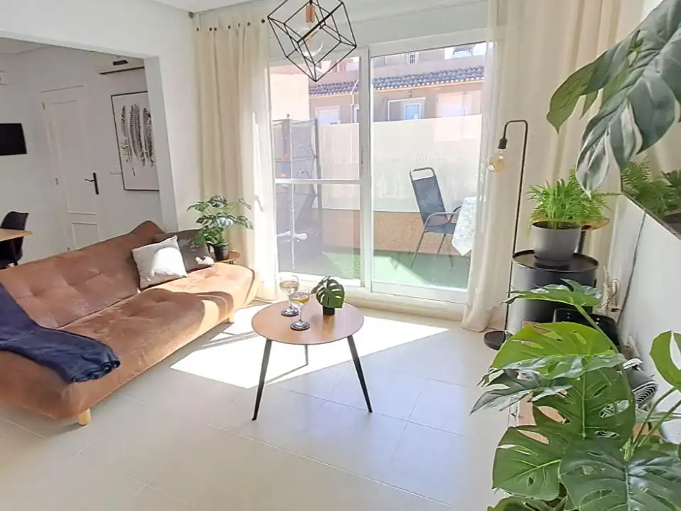 Flat for rent in Carrer de Creta, 80, Monte y Mar Living room of Flat for rent in Santa Pola with Air Conditioner, Private garden and Terrace