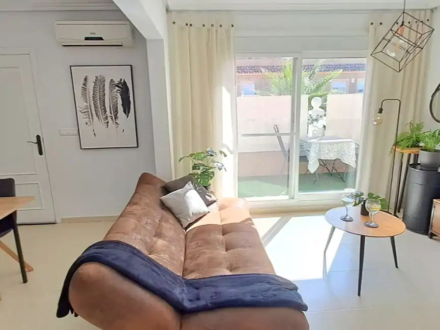 Flat for rent in Carrer de Creta, 80, Monte y Mar Living room of Flat for rent in Santa Pola with Air Conditioner, Private garden and Terrace