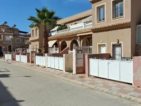 Flat for rent in Carrer de Creta, 80, Monte y Mar Exterior view of Flat for rent in Santa Pola with Air Conditioner, Private garden and Terrace