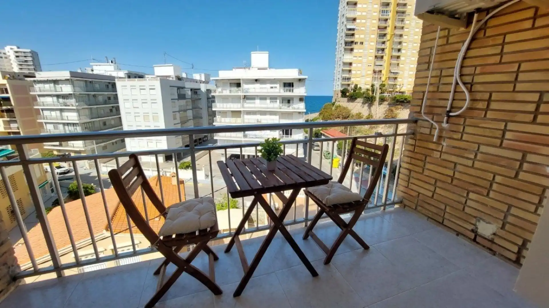 Wohnung zur Miete in Carrer Doctor Terradell, 10, El Faro Terrasse von Wohnung zur Miete in Cullera mit Klimaanlage, Abstellraum und Möbliert