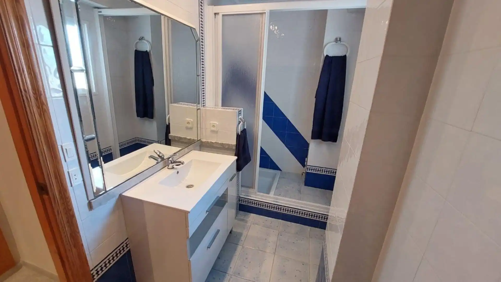 Wohnung zur Miete in Carrer Doctor Terradell, 10, El Faro Badezimmer von Wohnung zur Miete in Cullera mit Klimaanlage, Abstellraum und Möbliert