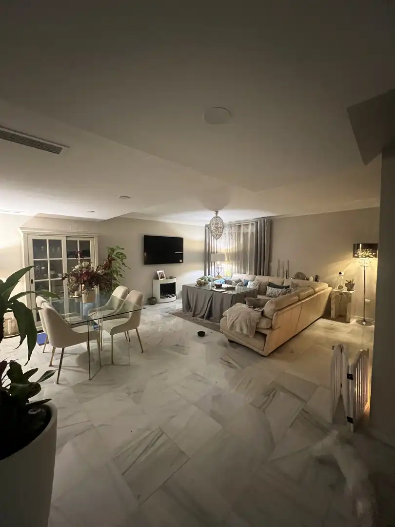 Einfamilien-Reihenhaus zum Verkauf in Camino de las Conejeras, 52, Camino de los Neveros - Serrallo Wohnzimmer von Einfamilien-Reihenhaus zum Verkauf in Granada Capital mit Klimaanlage, Terrasse und Schwimmbad