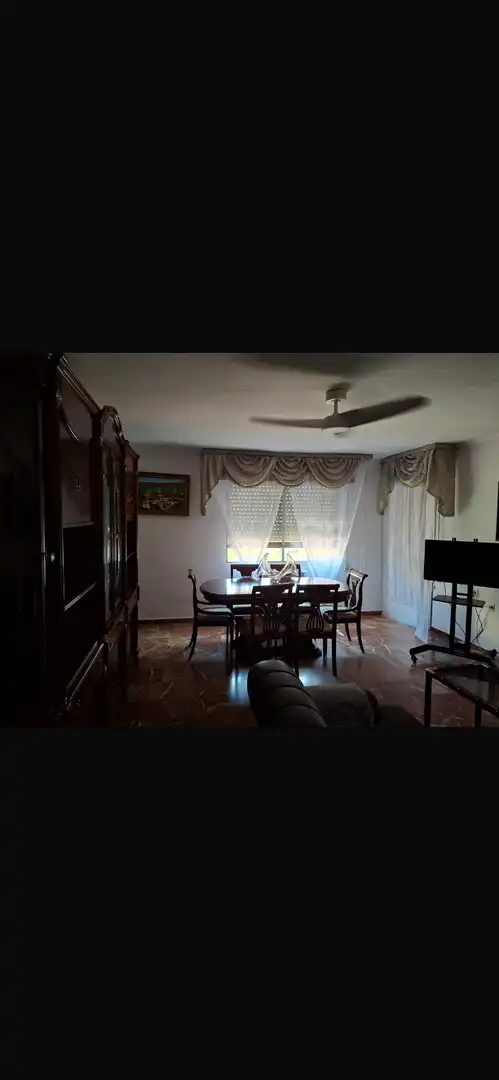 Flat for rent in Calle Cardenal Parrado, 41, San Francisco Javier Dining room of Flat for rent in Granada with Air Conditioner, Heating and Private garden