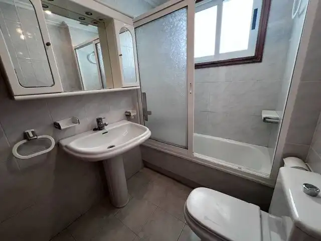 Piso en venta en Rúa Río, 40, A Coruña Capital Baño de Piso en venta en A Coruña Capital con Terraza