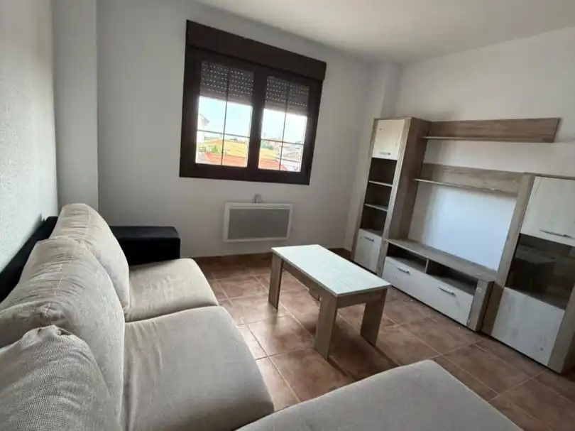 Wohnung zur Miete in Calle Navarrisquillos, 2, Navahermosa Wohnzimmer von Wohnung zur Miete in Navahermosa mit Heizung, Möbliert und Balkon