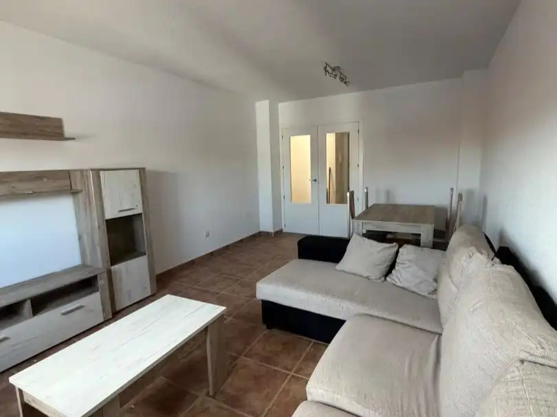 Wohnung zur Miete in Calle Navarrisquillos, 2, Navahermosa Wohnzimmer von Wohnung zur Miete in Navahermosa mit Heizung, Möbliert und Balkon