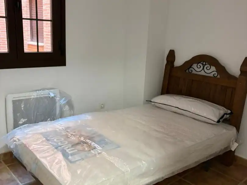 Wohnung zur Miete in Calle Navarrisquillos, 2, Navahermosa Schlafzimmer von Wohnung zur Miete in Navahermosa mit Heizung, Möbliert und Balkon