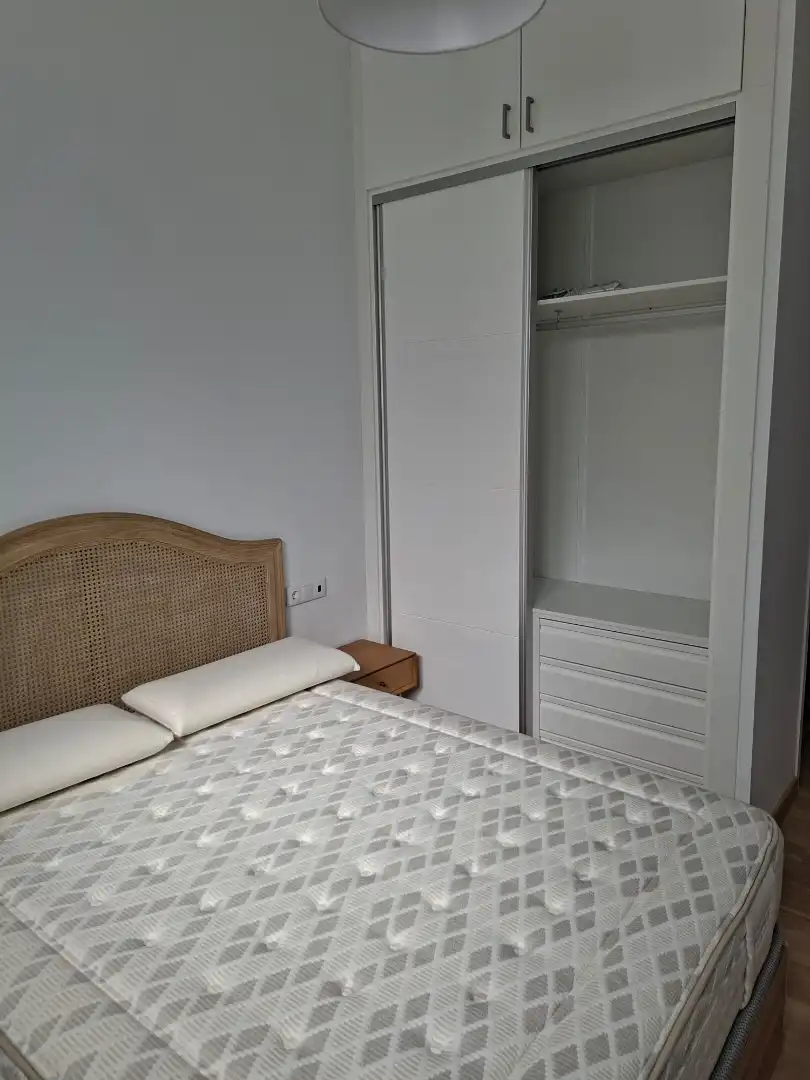 Bedroom of Apartments for rent in Cáceres  with Air Conditioner, Heating and Parquet flooring