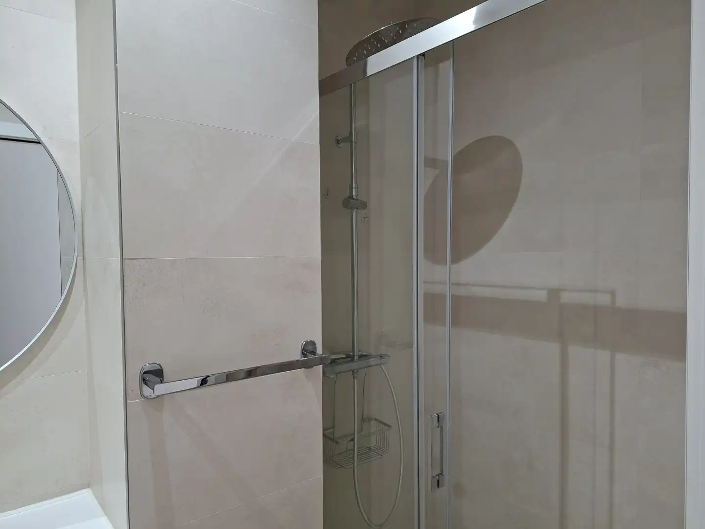 Bathroom of Apartments for rent in Cáceres  with Air Conditioner, Heating and Parquet flooring